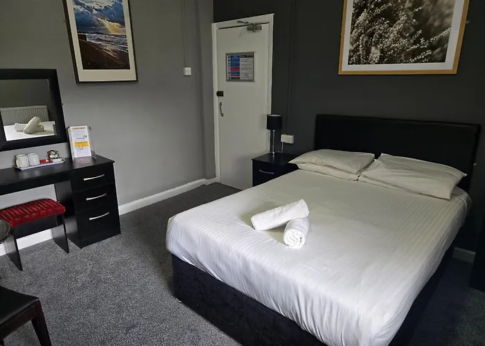 Peek-A-Booze - Budget Hotel - Adults Only