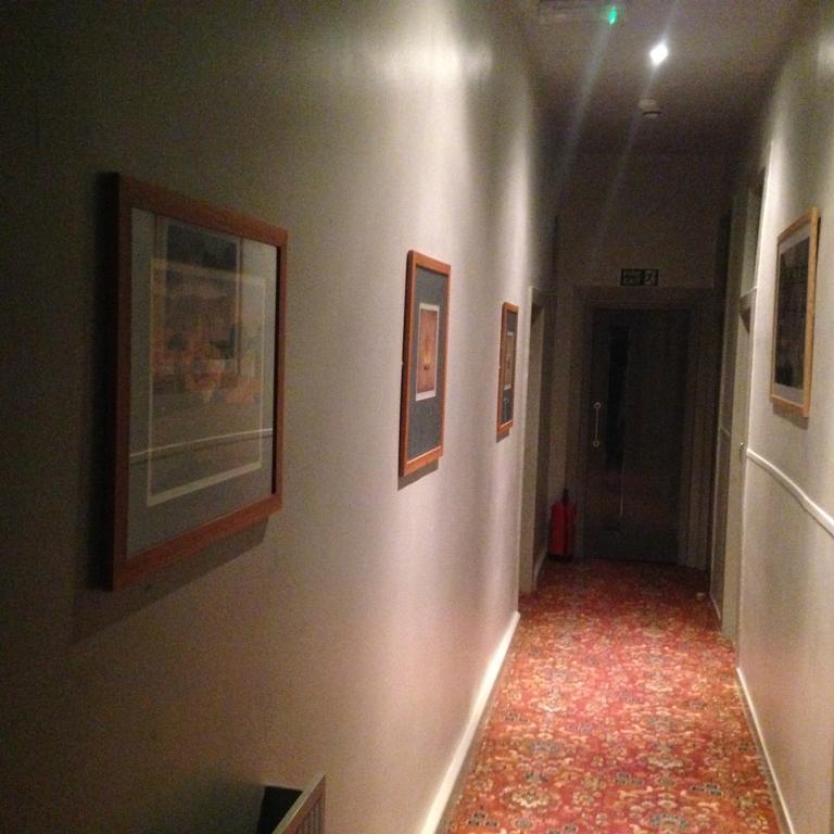Hotel Peek-a-booze - Budget - Adults Only