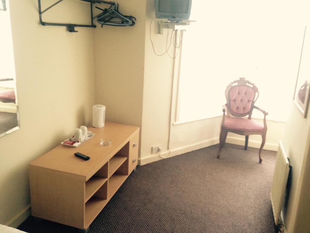 Peek-a-booze - Budget - Adults Only Hotel 2*