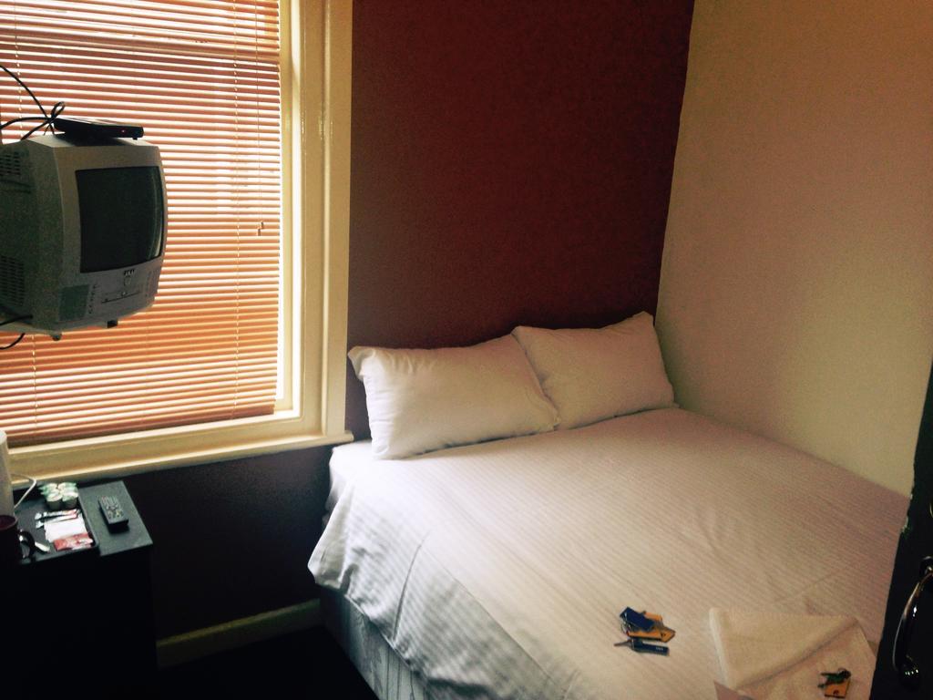 Hotel Peek-a-booze - Budget - Adults Only