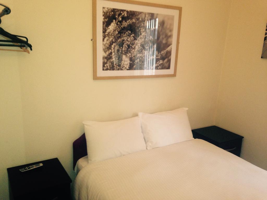 Peek-a-booze - Budget - Adults Only Hotel 2*