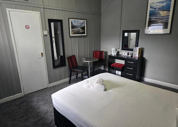 Peek-A-Booze - Budget Hotel - Adults Only